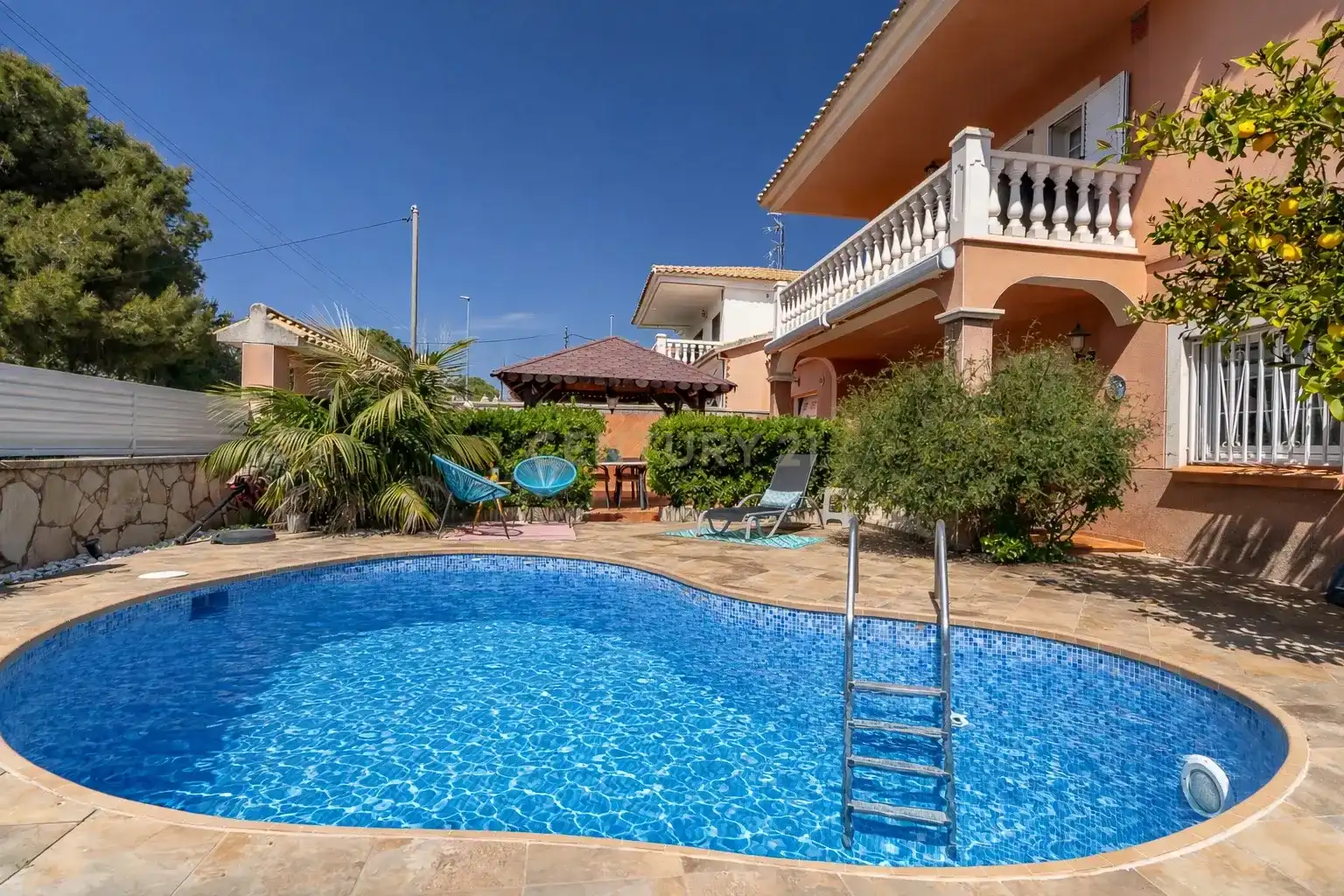 Swimming pool of Houses for sale in Cubelles  with Air Conditioner and Alarm