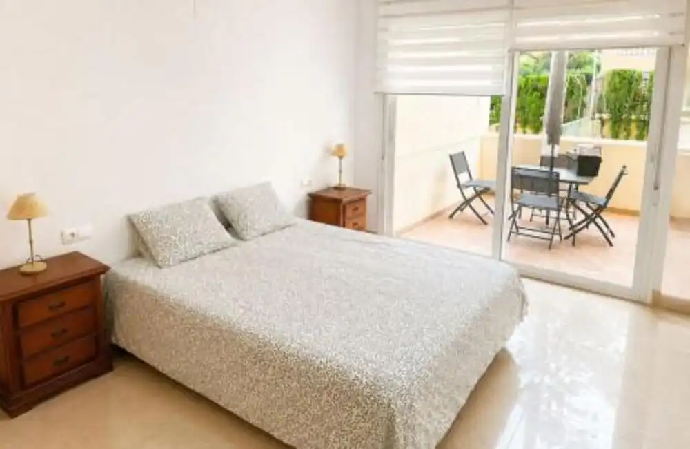 Dormitori de Planta baixa de lloguer en Marbella amb Aire condicionat, Terrassa i Piscina