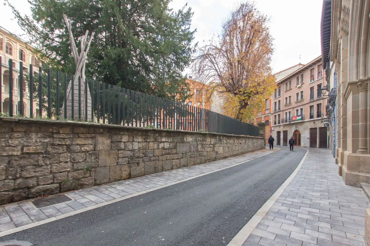 Vista exterior de Piso en venta en  Pamplona / Iruña con Calefacción y Balcón
