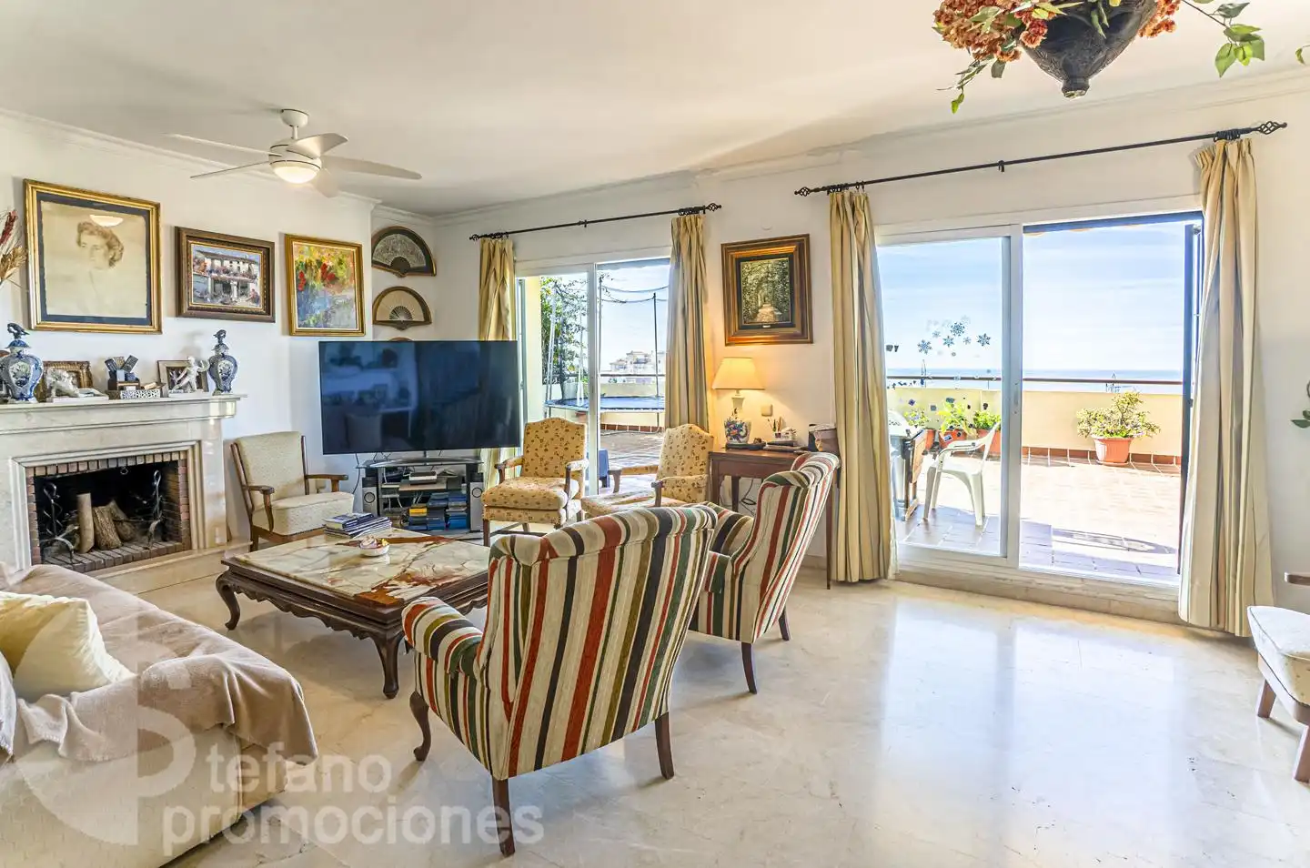 Sala de estar de Casa adosada en venta en Málaga Capital con Aire acondicionado, Jardín privado y Terraza