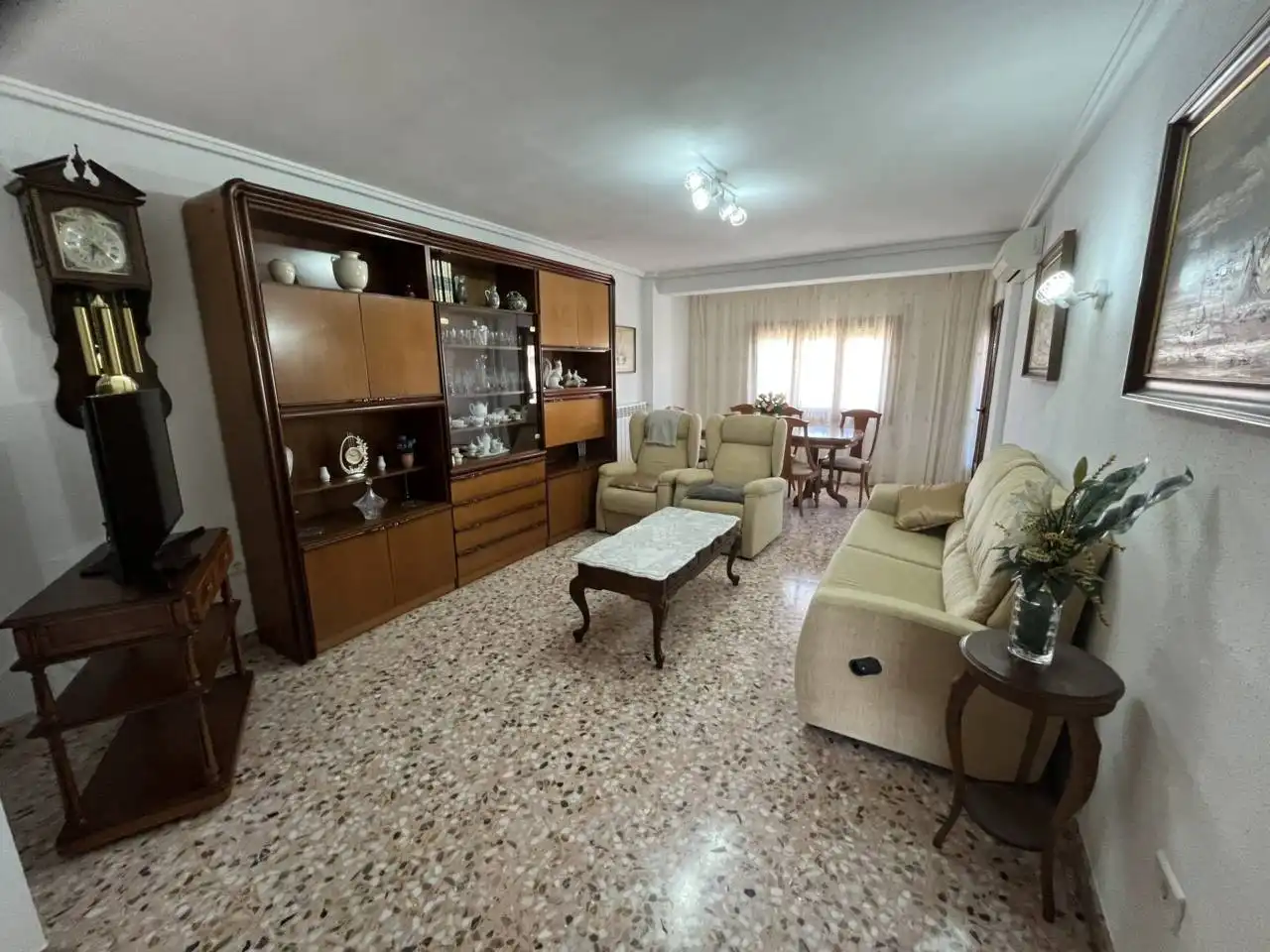 Sala d'estar de Pis de lloguer en Alcañiz amb Aire condicionat, Calefacció i Moblat