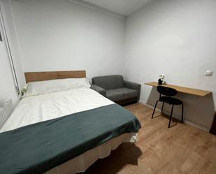 Bedroom of Flat to share in  Madrid Capital  with Heating, Furnished and Washing machine