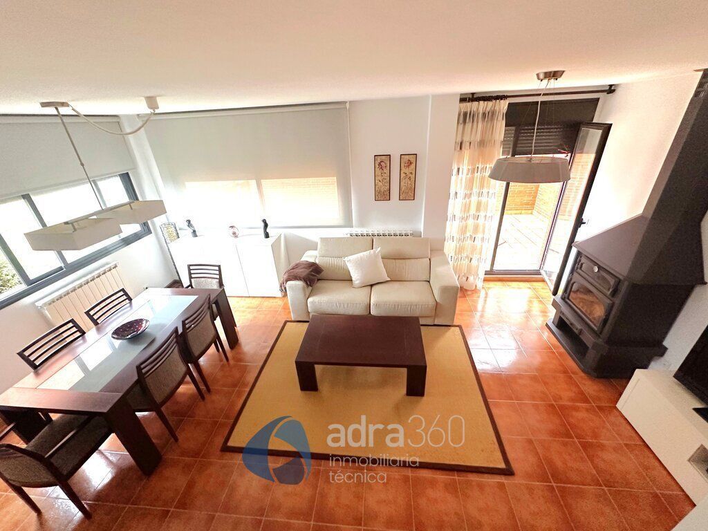 Sala d'estar de Casa o xalet en venda en Cirueña amb Calefacció, Jardí privat i Terrassa