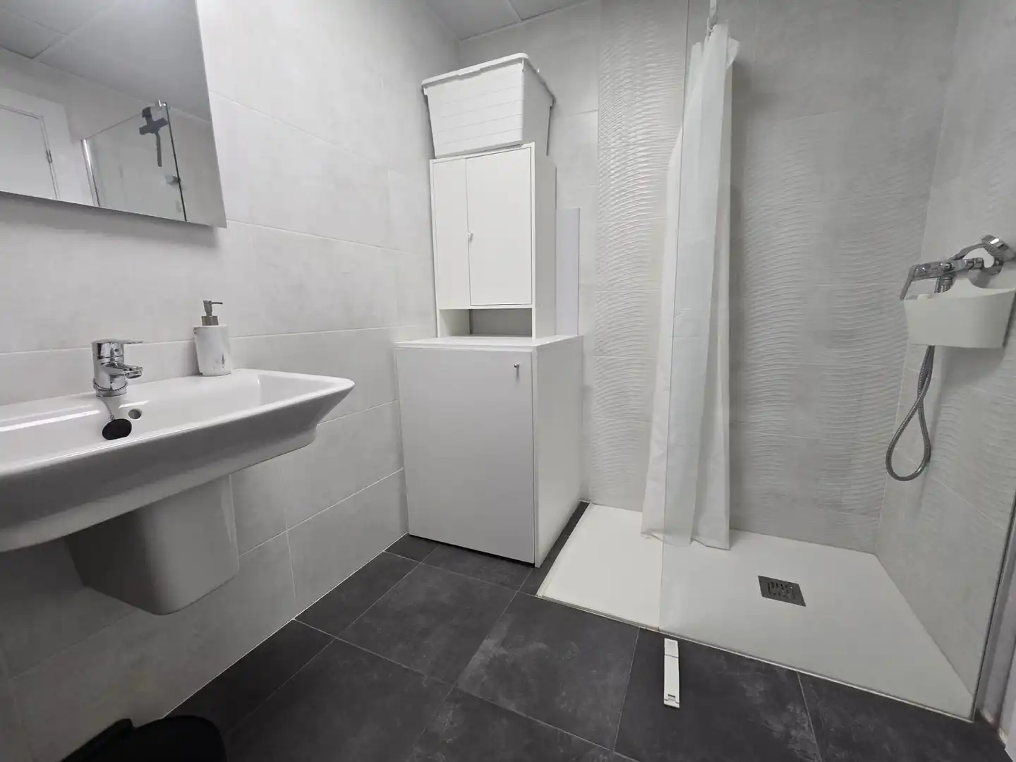 Bathroom of Flat for sale in  Logroño  with Heating, Terrace and Storage room