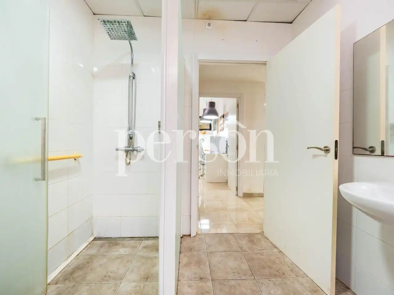 Baño de Planta baja en venta en Valencia con Aire acondicionado, Amueblado y Internet
