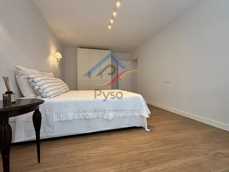 Schlafzimmer von Wohnung zur Miete in Santander mit Heizung, Möbliert und Ofen