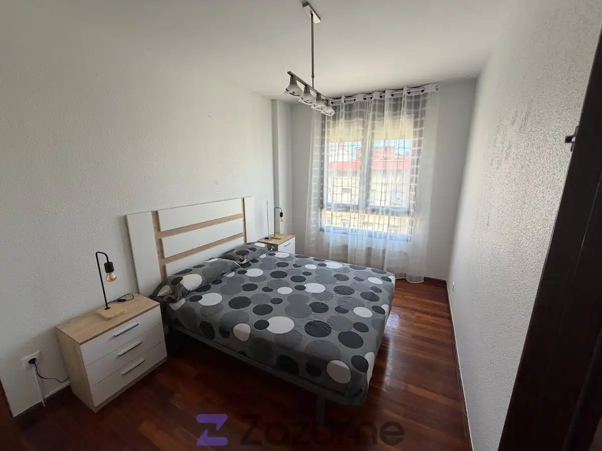Bedroom of Flat for rent in Santander  with Heating, Parquet flooring and Storage room