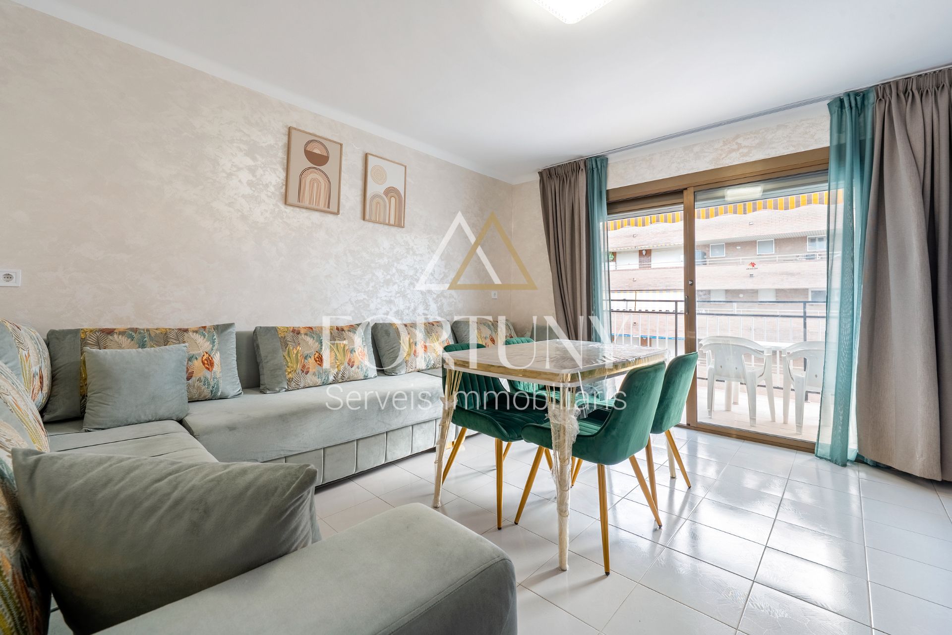 Living room of Flat for sale in Vila-seca  with Air Conditioner and Terrace