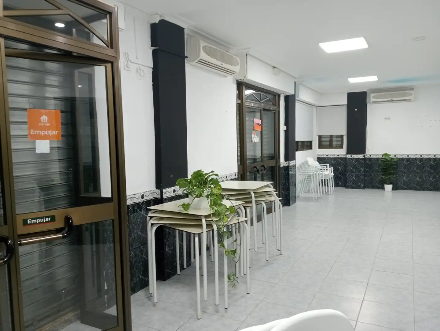Local de lloguer en Málaga amb Moblat