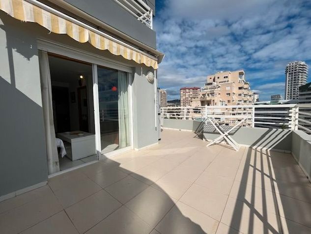Terrassa de Apartament en venda en Calpe / Calp amb Aire condicionat, Calefacció i Jardí privat