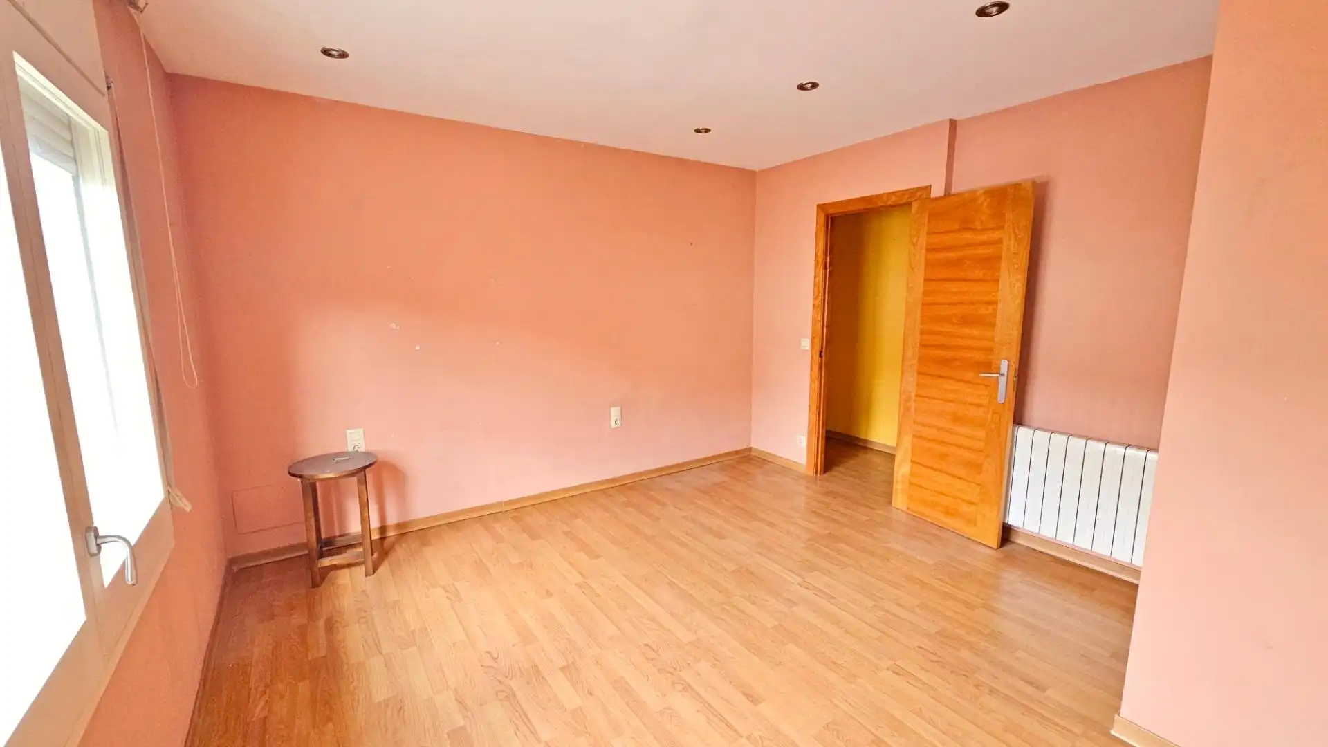 Dormitori de Casa o xalet en venda en Olot amb Aire condicionat, Calefacció i Parquet