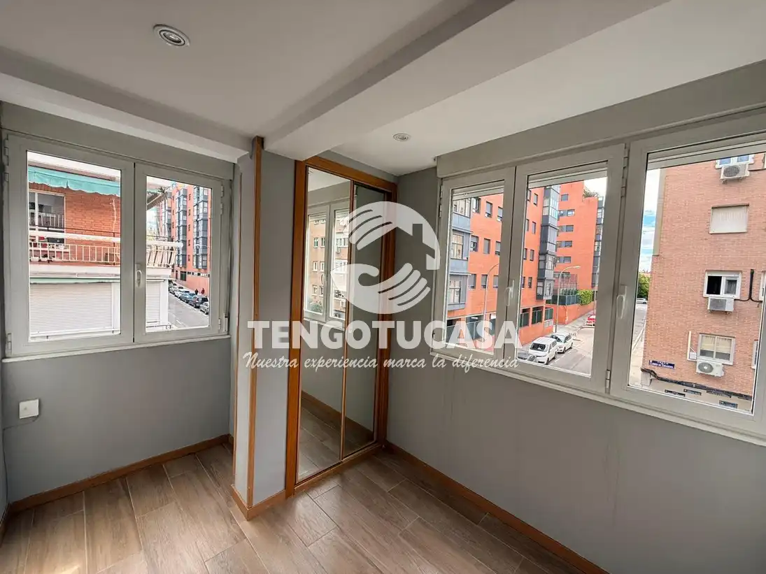 Bedroom of Flat for sale in Madrid  with Air Conditioner, Heating and Furnished