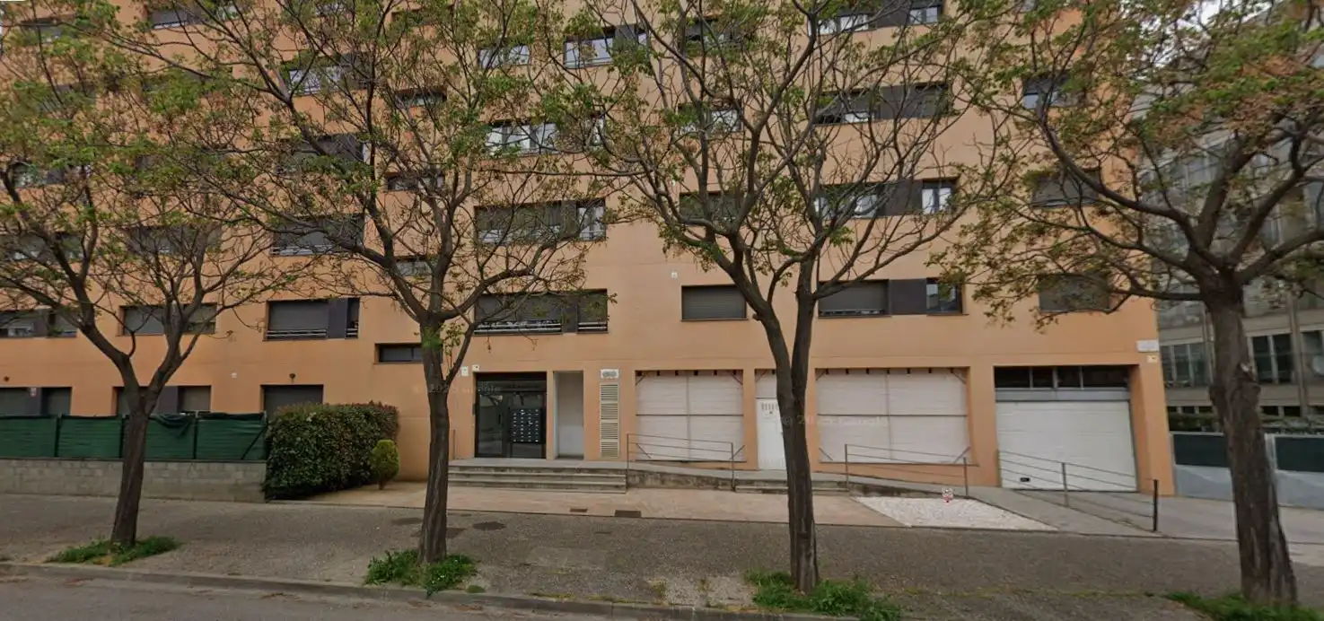 Vista exterior de Local de alquiler en Girona Capital