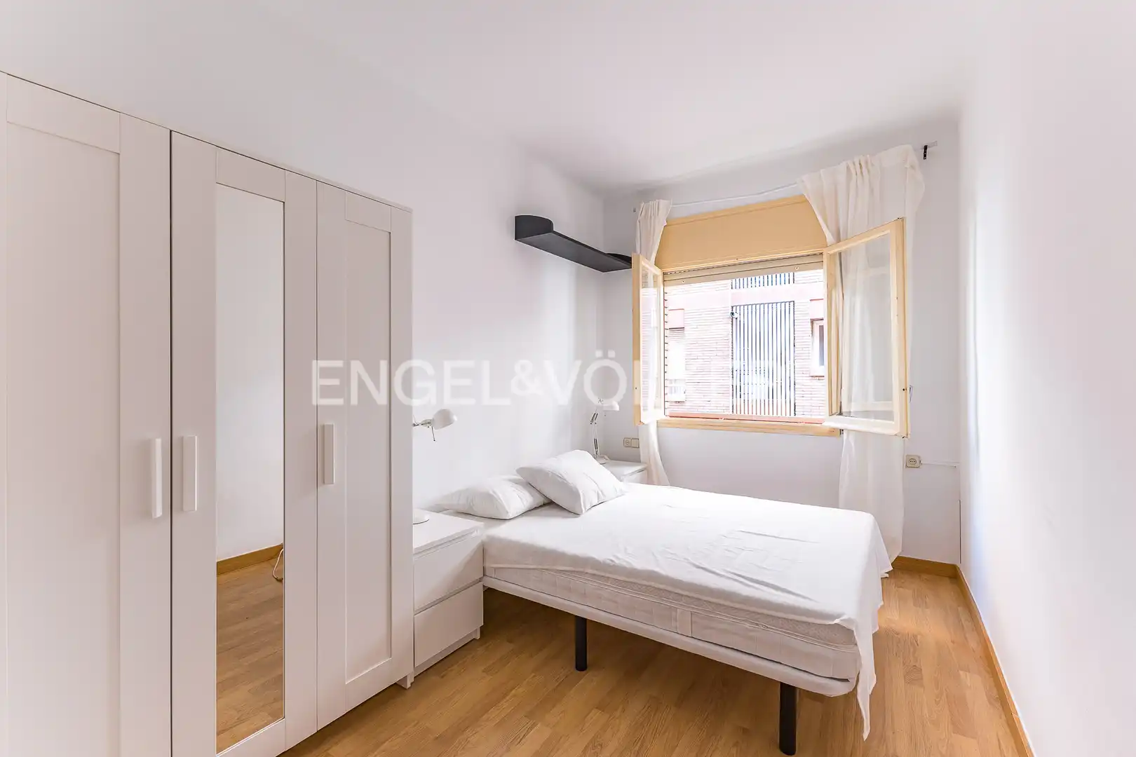 Bedroom of Flat for rent in Barcelona  with Heating, Furnished and Balcony