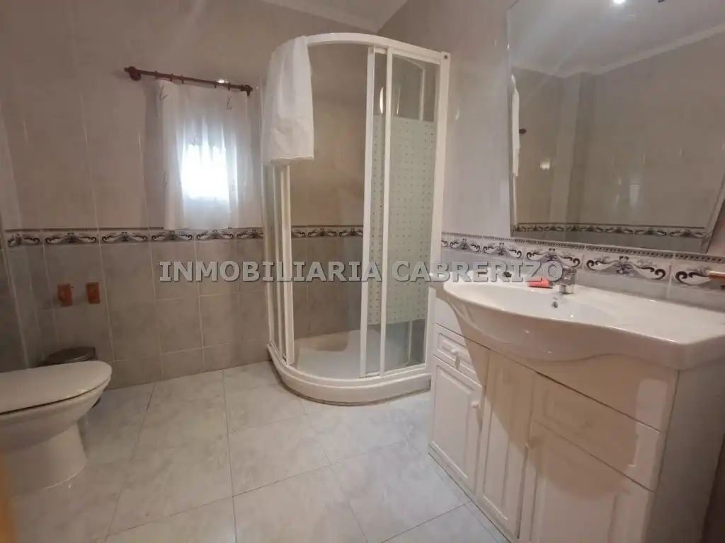 Baño de Casa o chalet en venta en Ribafrecha con Calefacción, Parquet y Terraza