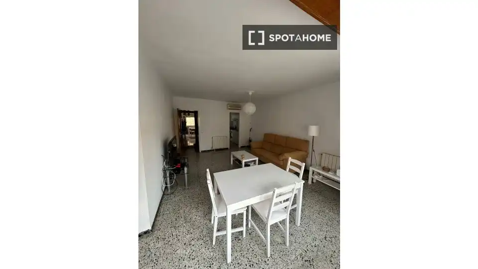 Vista exterior de Apartamento para compartir en Centre