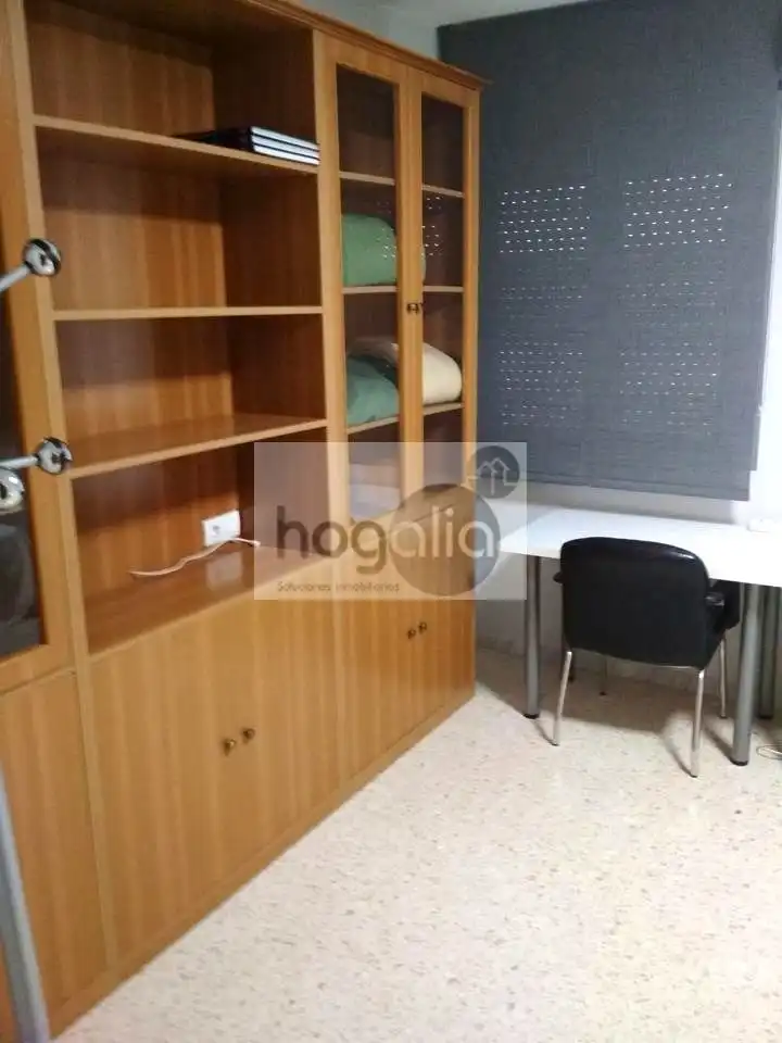 Habitación de Piso de alquiler en Sevilla con Aire acondicionado, Amueblado y Balcón