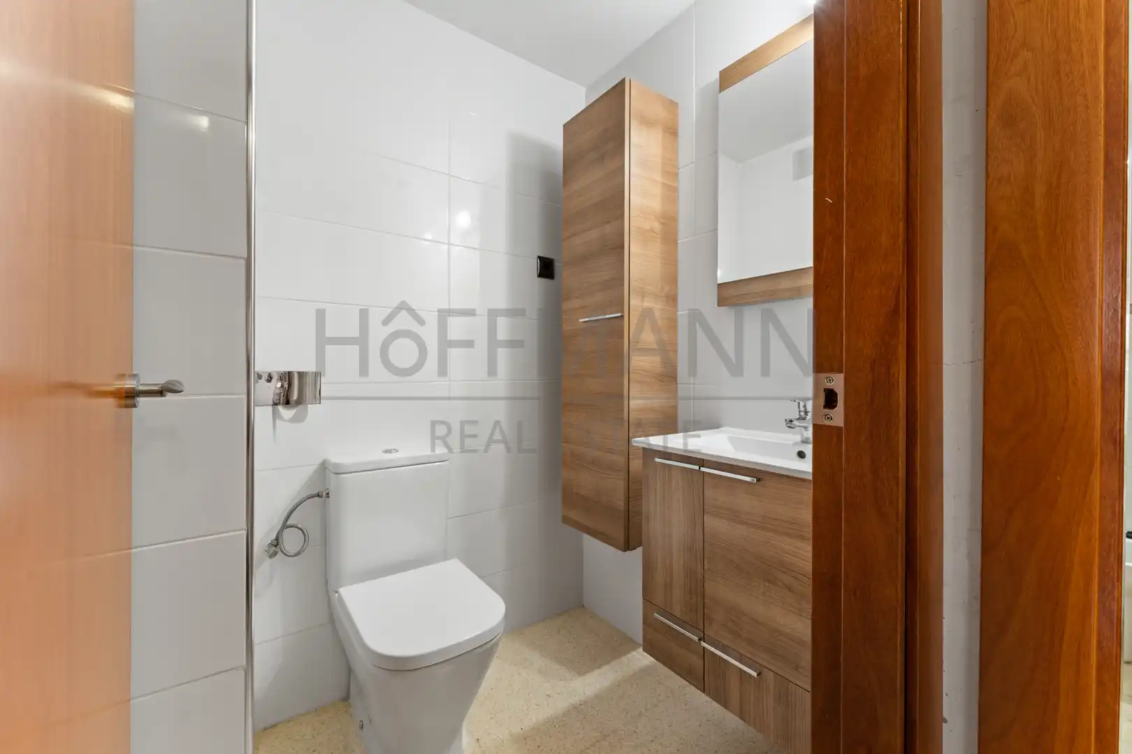 Bathroom of Flat for sale in Terrassa  with Air Conditioner, Heating and Furnished