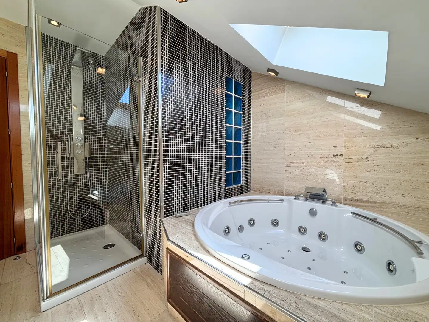 Bathroom of Attic for sale in Colmenar Viejo  with Air Conditioner, Heating and Terrace