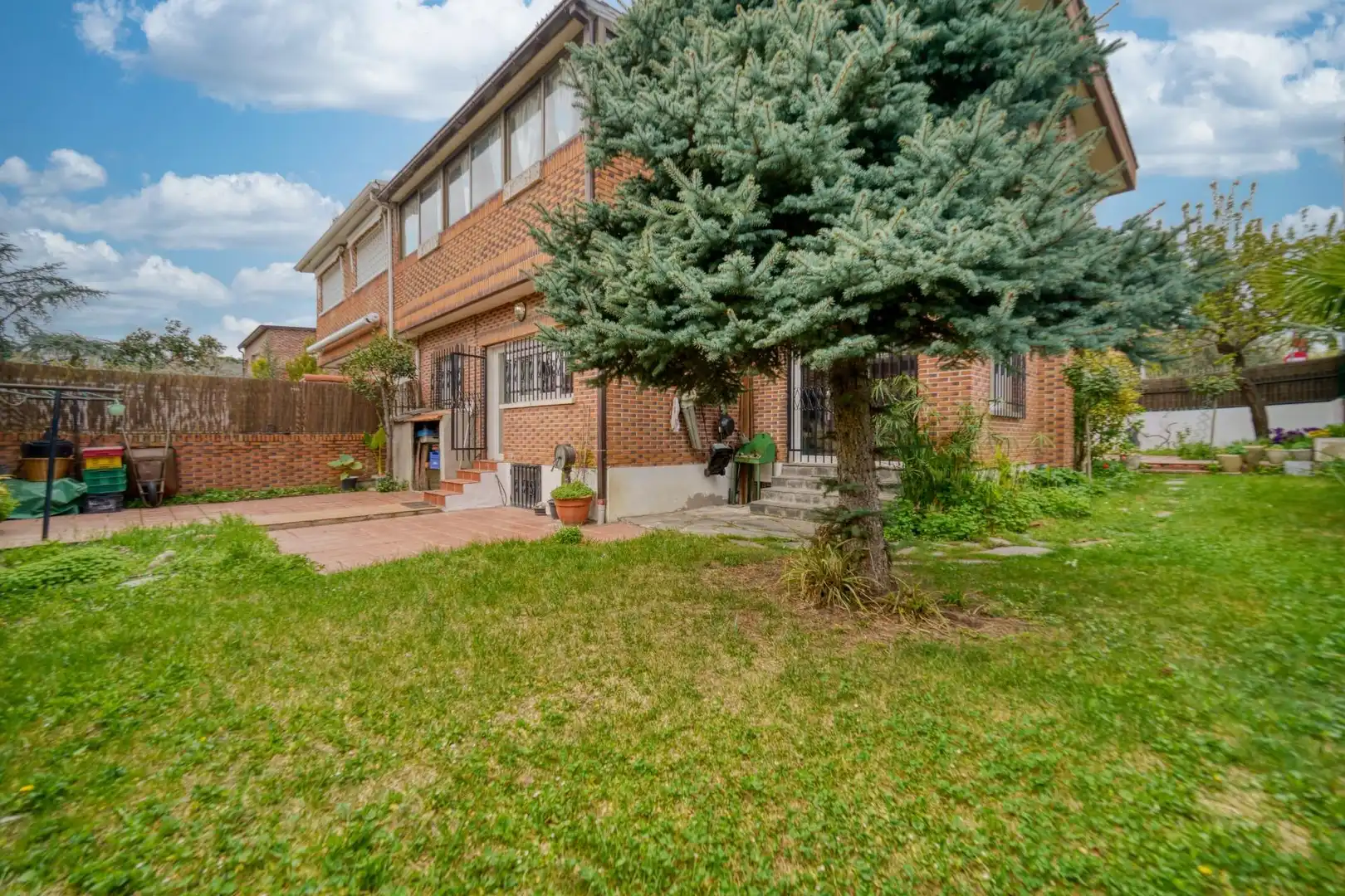 Jardín de Casa adosada en venta en Madrid con Calefacción y Jardín privado