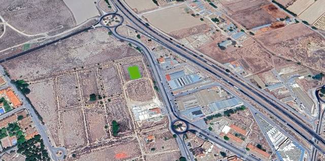 Terreno en Venta en C/ Banyeres de Mariola en El Mercado - Plaza de Toros