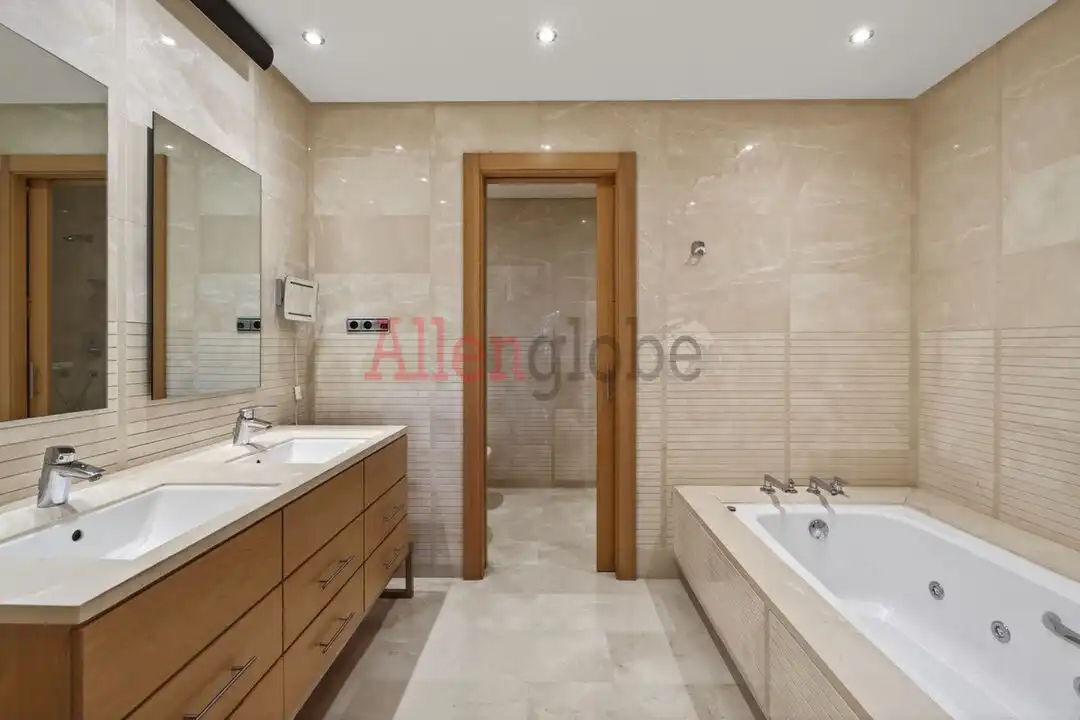 Flat with terrace for sale in Milla de Oro, imagen 17