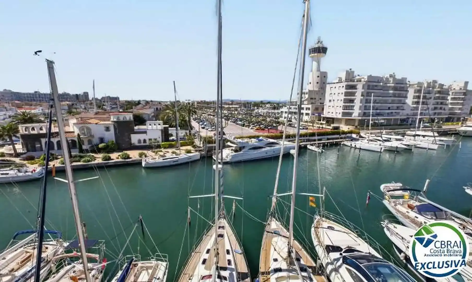 Vista exterior de Pis en venda en Empuriabrava amb Aire condicionat, Calefacció i Traster