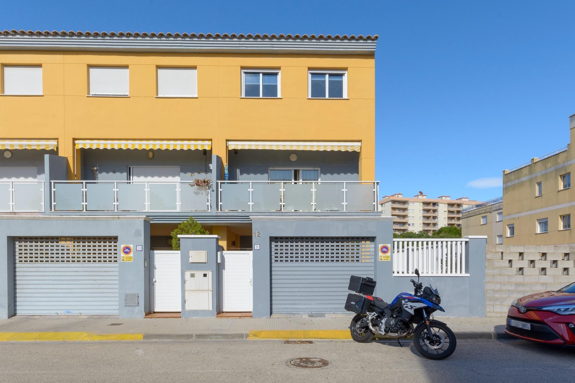 Exterior view of Single-family semi-detached for sale in Miramar  with Air Conditioner and Terrace