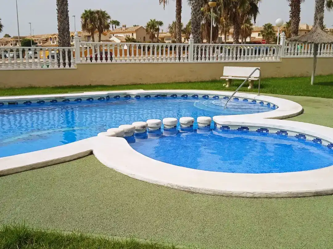 Piscina de Pis en venda en Orihuela amb Aire condicionat i Terrassa