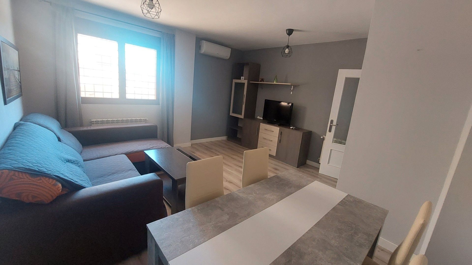 Living room of Flat for sale in Plasencia  with Air Conditioner, Heating and Furnished