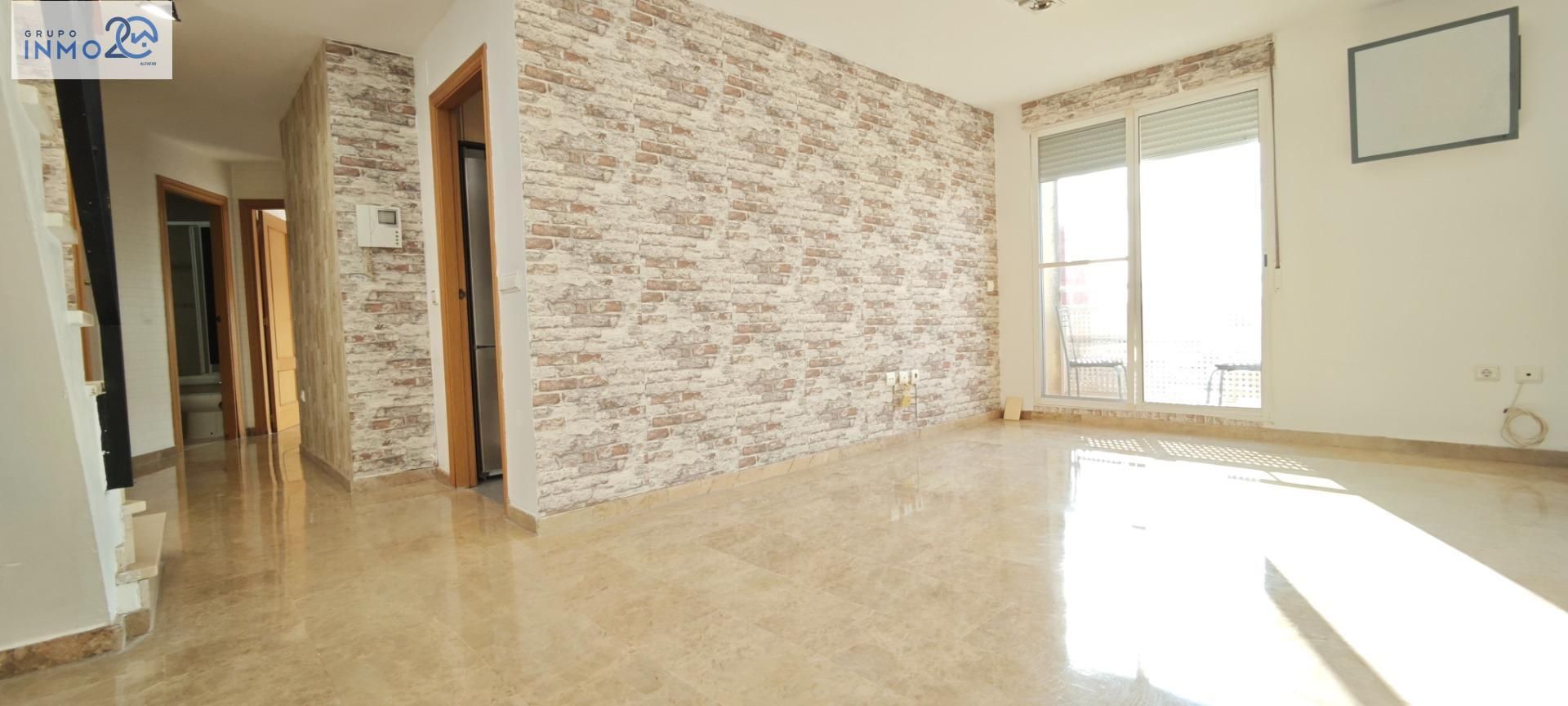 Attic for sale in Torrent  with Air Conditioner, Terrace and Storage room