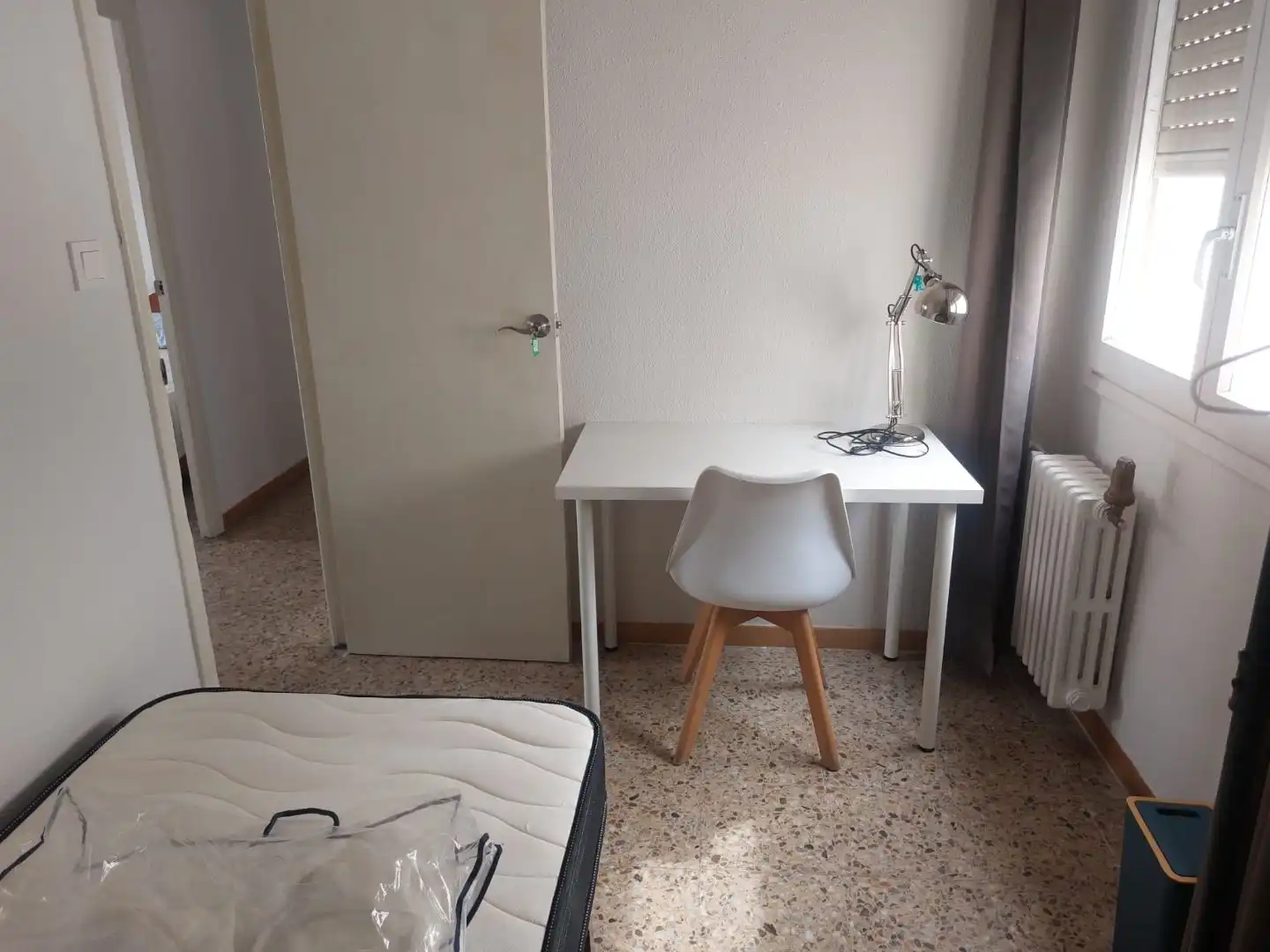 Dormitori de Pis en venda en Zaragoza amb Terrassa, Moblat i Forn
