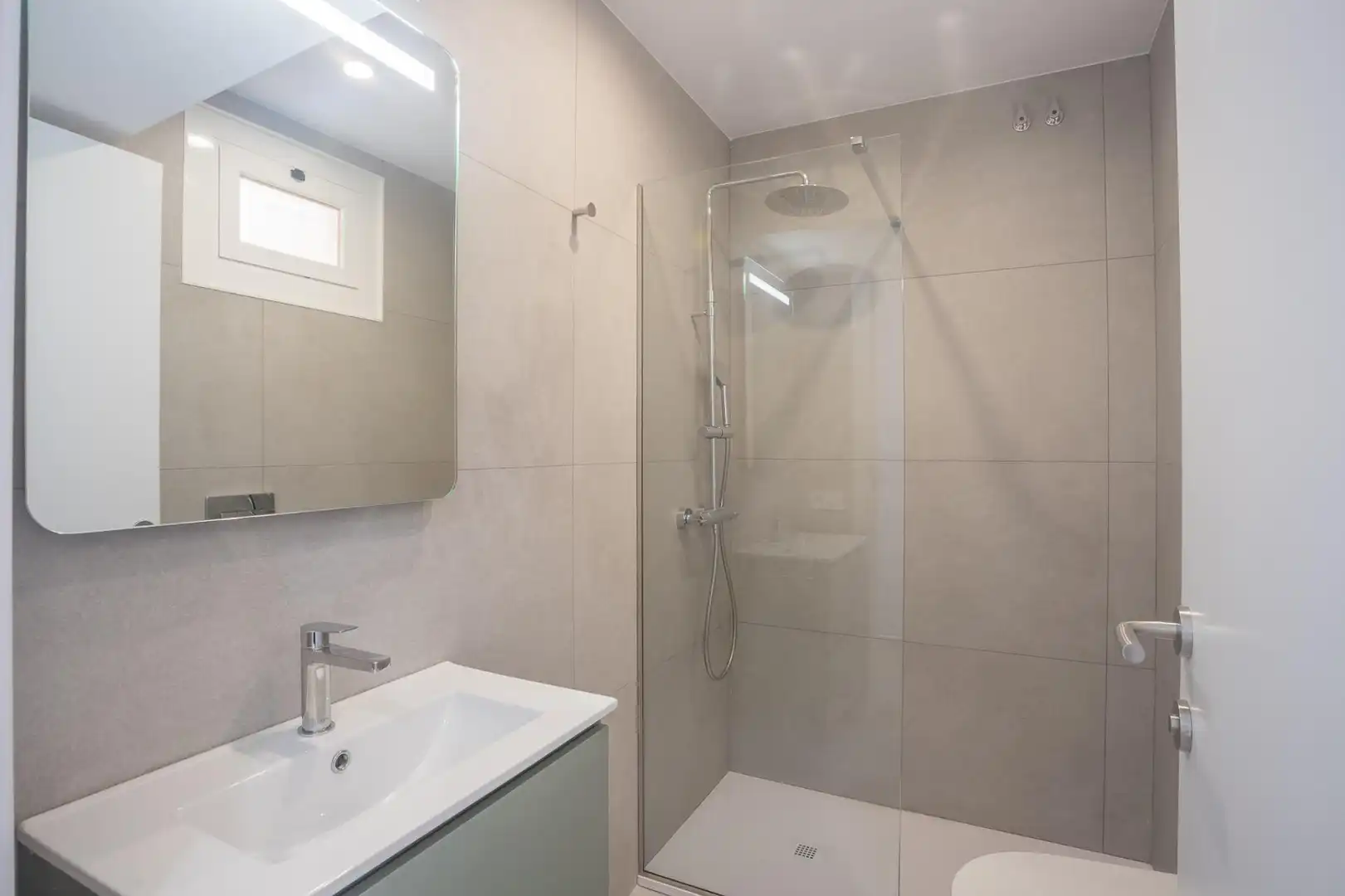 Bany de Àtic de lloguer en Barcelona amb Aire condicionat, Calefacció i Parquet