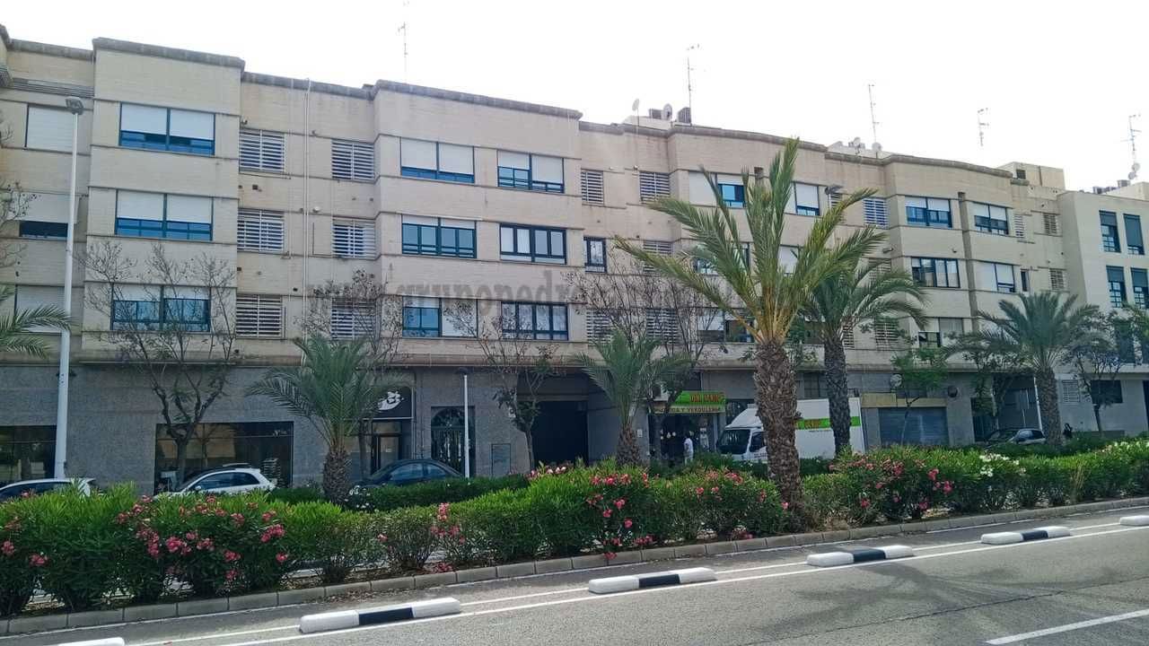 Vista exterior de Pis en venda en Elche / Elx