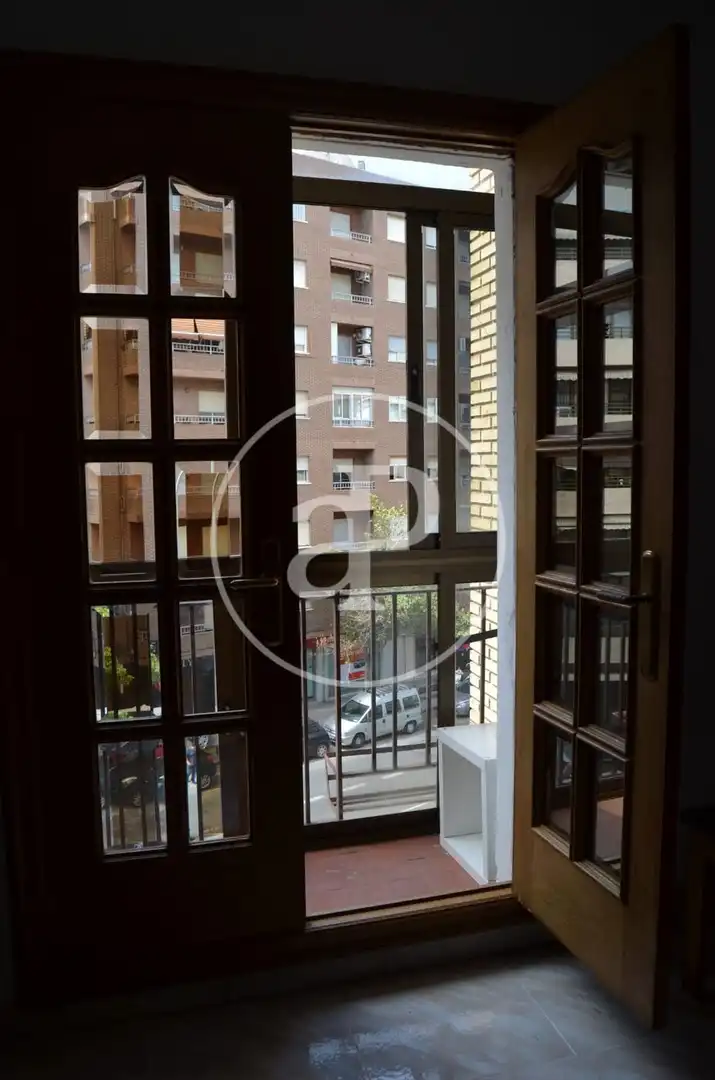Vista exterior de Piso de alquiler en Valencia con Amueblado y Balcón