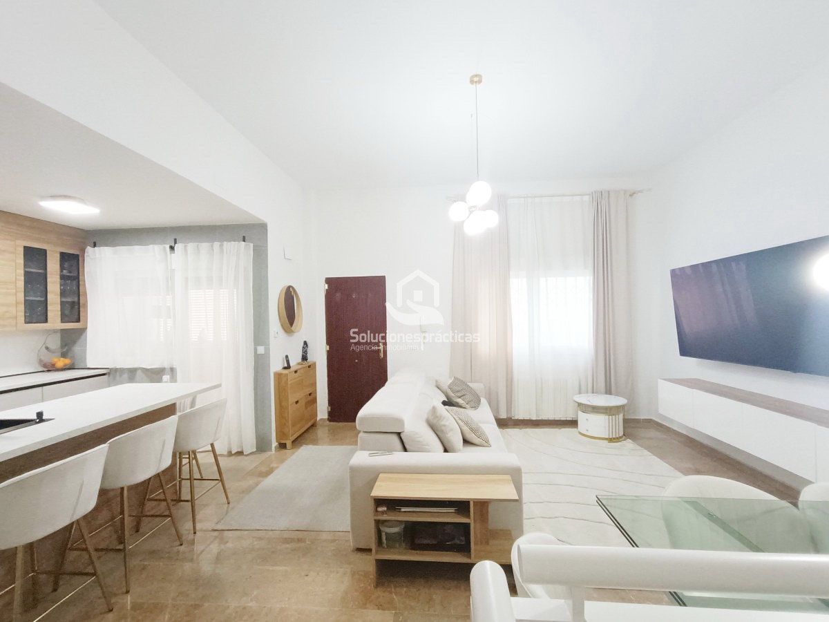 Sala de estar de Dúplex en venta en  Jaén Capital con Aire acondicionado, Calefacción y Trastero