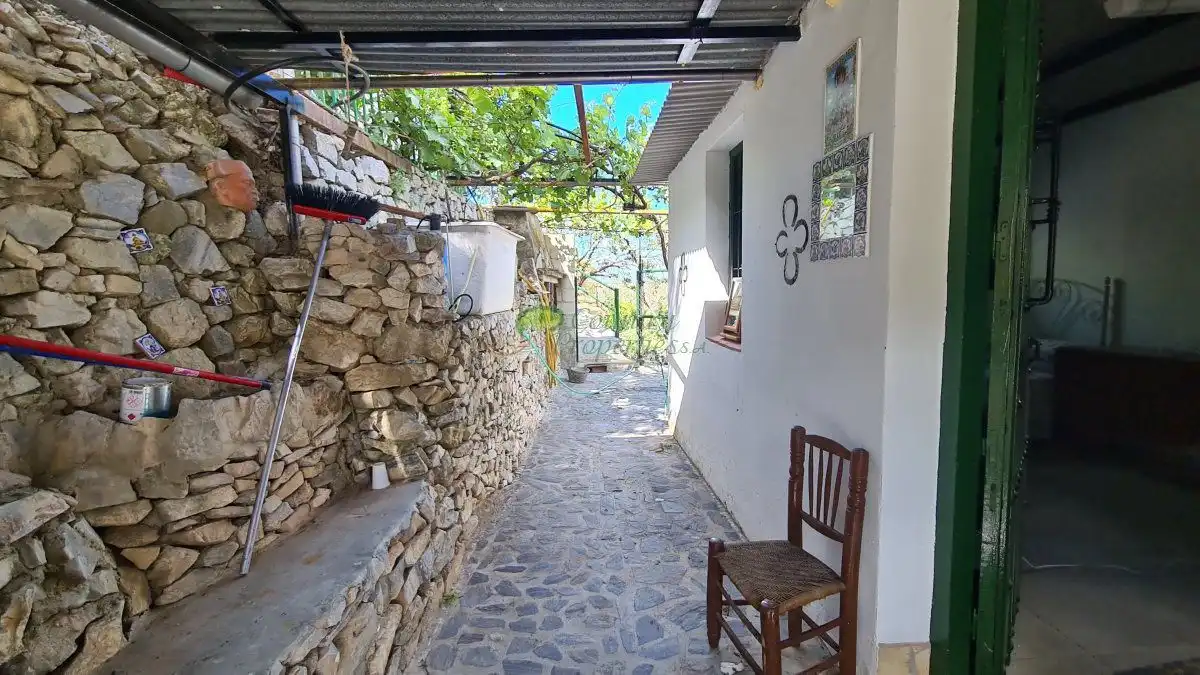 Finca rústica en venta en Cómpeta con Jardín privado, Terraza y Trastero