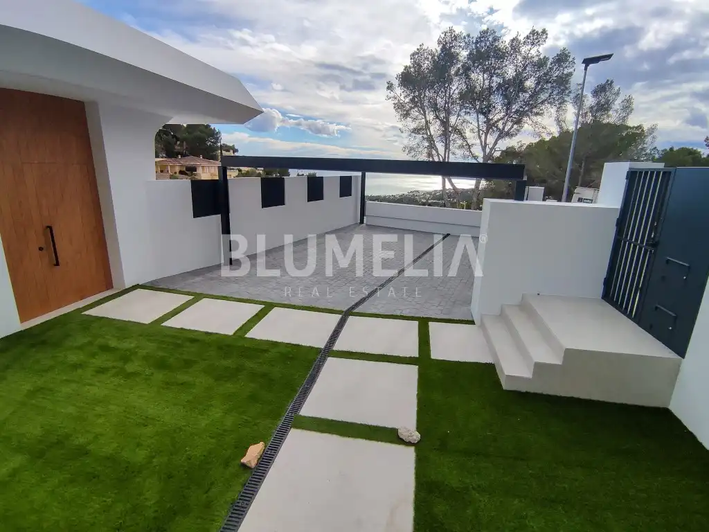 House with pool for sale in Avenida Principal De La Sierra, imagen 6