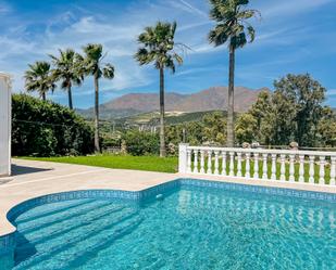 Swimming pool of House or chalet for sale in Estepona  with Air Conditioner, Private garden and Terrace