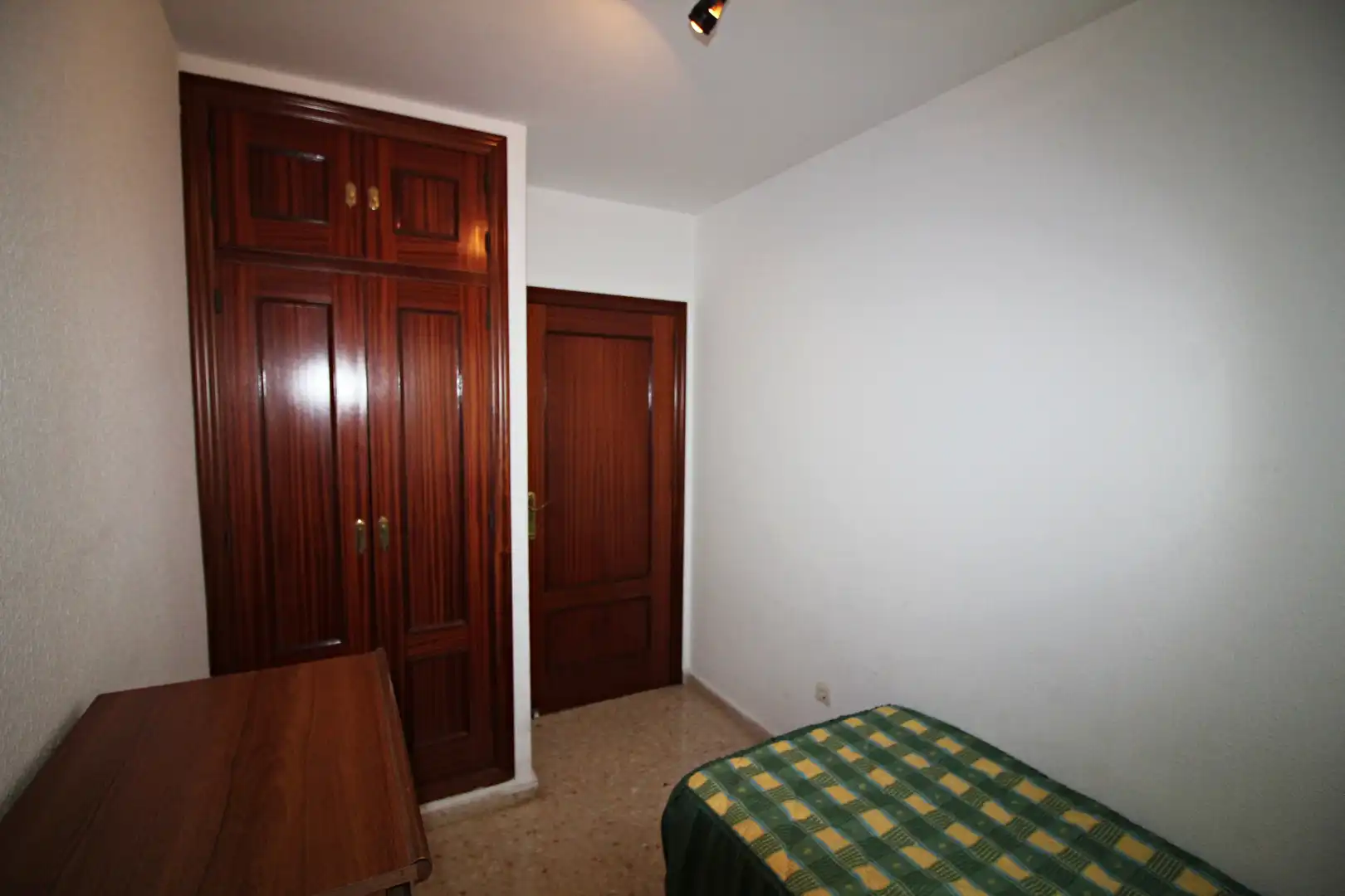Schlafzimmer von Wohnung zum Verkauf in Huelva mit Möbliert und Balkon