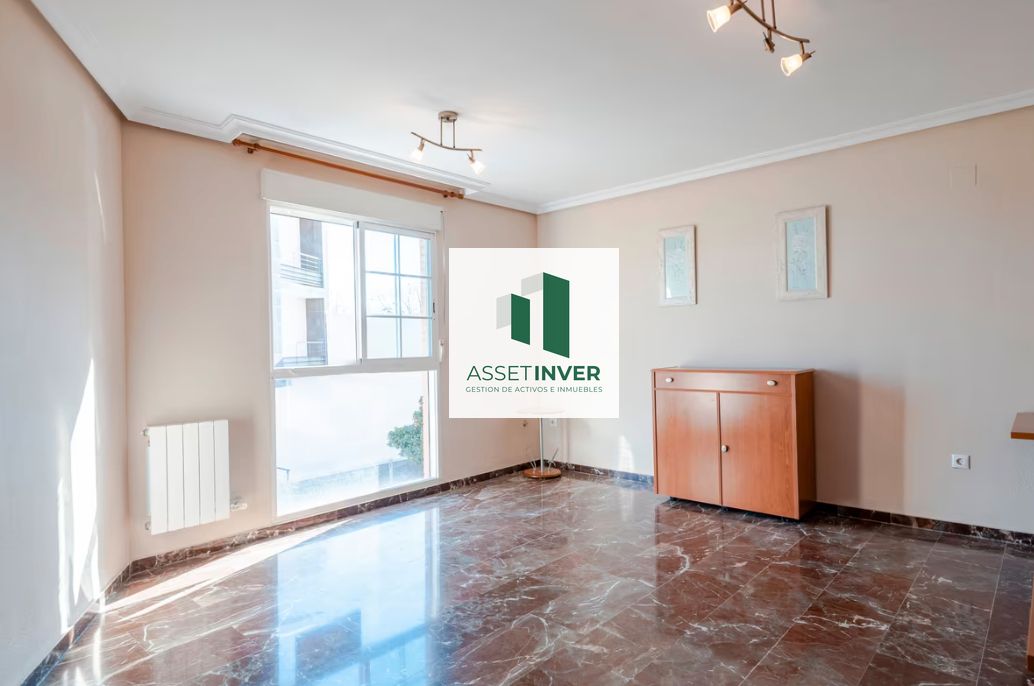 Vista exterior de Pis en venda en  Jaén Capital amb Aire condicionat, Calefacció i Moblat