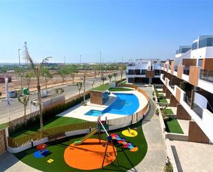 Piscina de Casa adosada en venda en Pilar de la Horadada amb Aire condicionat, Terrassa i Piscina