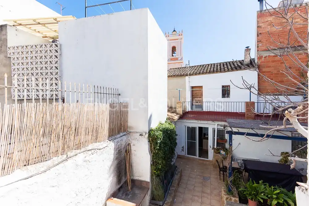 Vista exterior de Casa adosada en venda en Gilet amb Calefacció, Terrassa i Moblat
