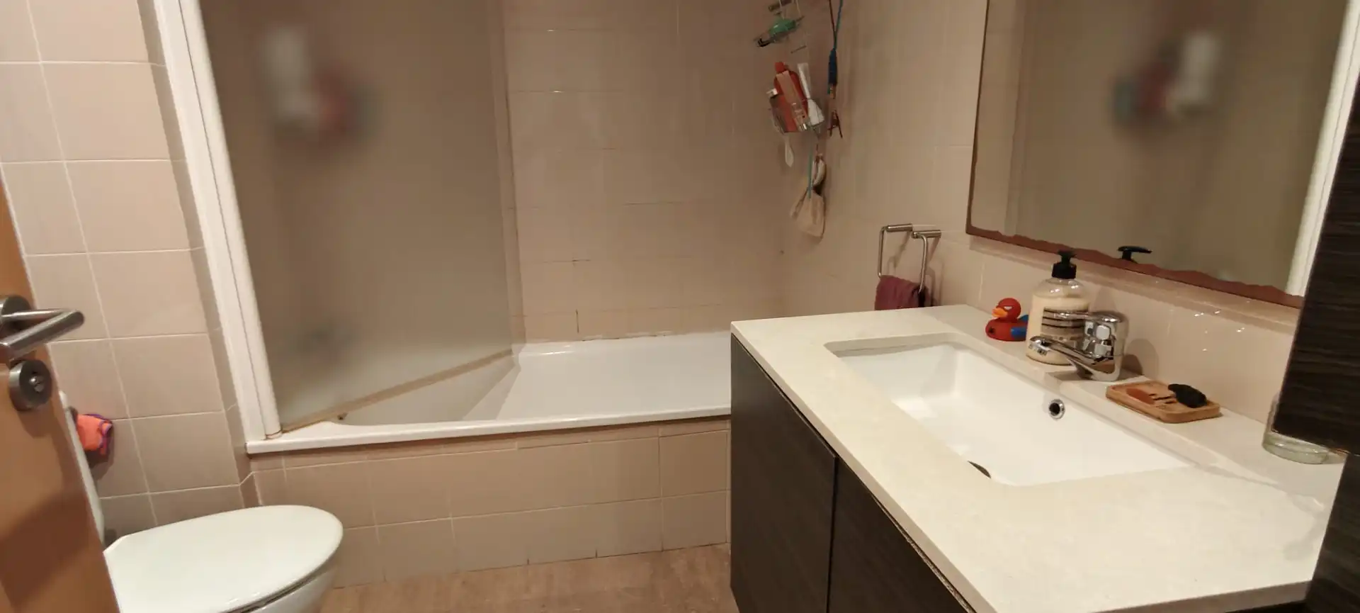Baño de Planta baja en venta en Cervelló con Aire acondicionado, Calefacción y Parquet