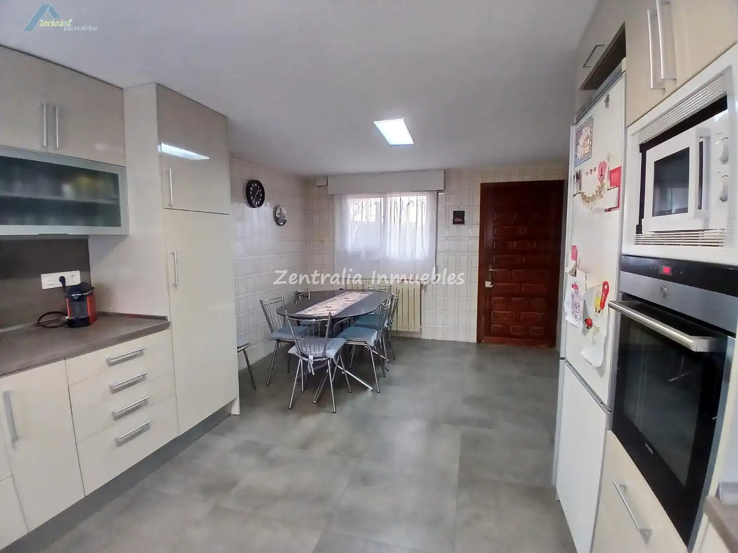 Cocina de Casa o chalet en venta en Zaragoza con Aire acondicionado, Calefacción y Jardín privado