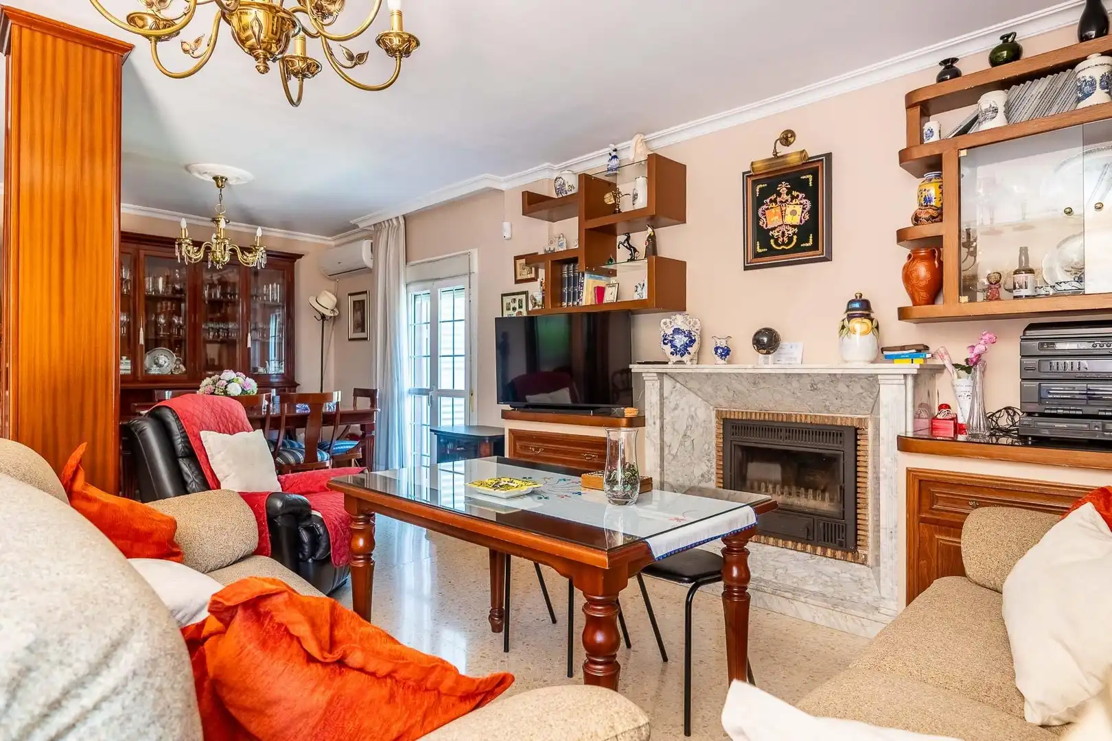 Sala de estar de Casa o chalet en venta en Sevilla con Aire acondicionado, Calefacción y Jardín privado
