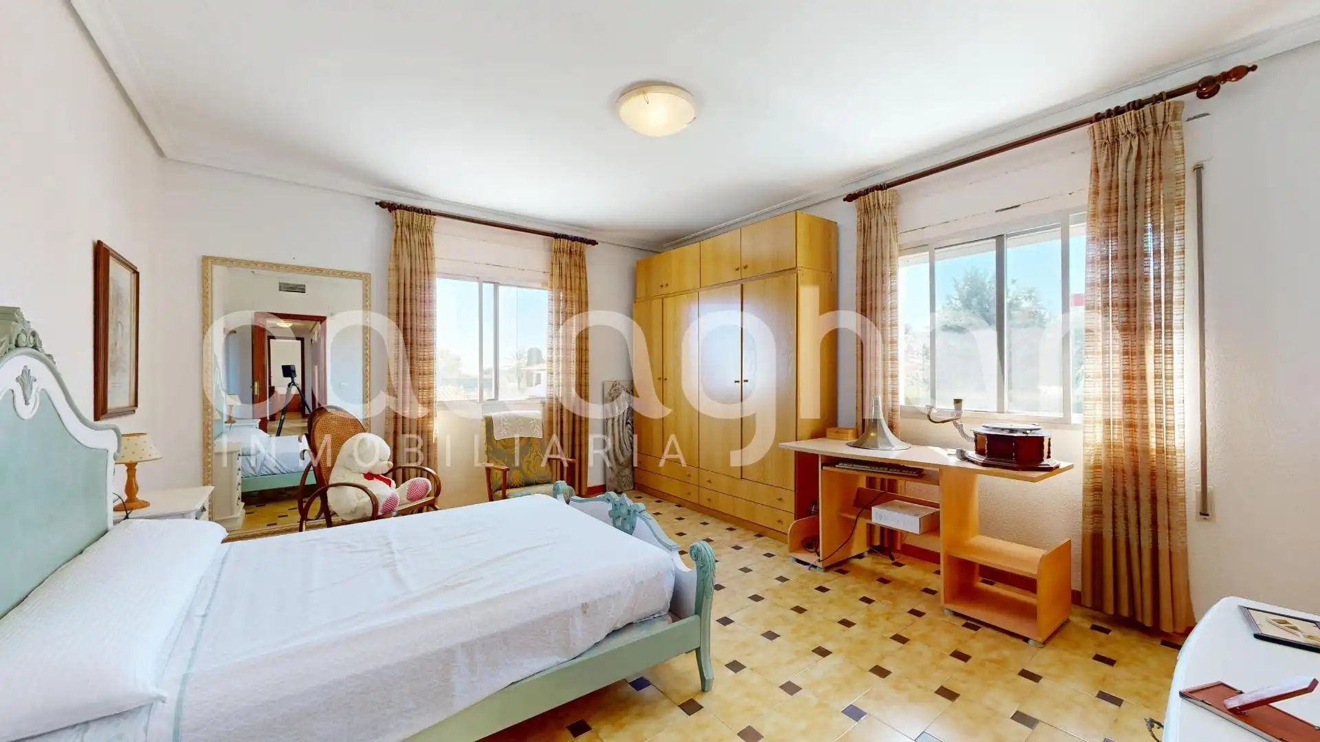 Dormitori de Casa o xalet en venda en Chiva amb Aire condicionat, Jardí privat i Terrassa