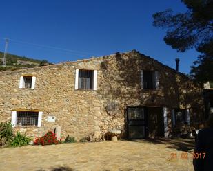 Vista exterior de Casa o xalet en venda en Sierra Engarcerán amb Aire condicionat, Calefacció i Jardí privat