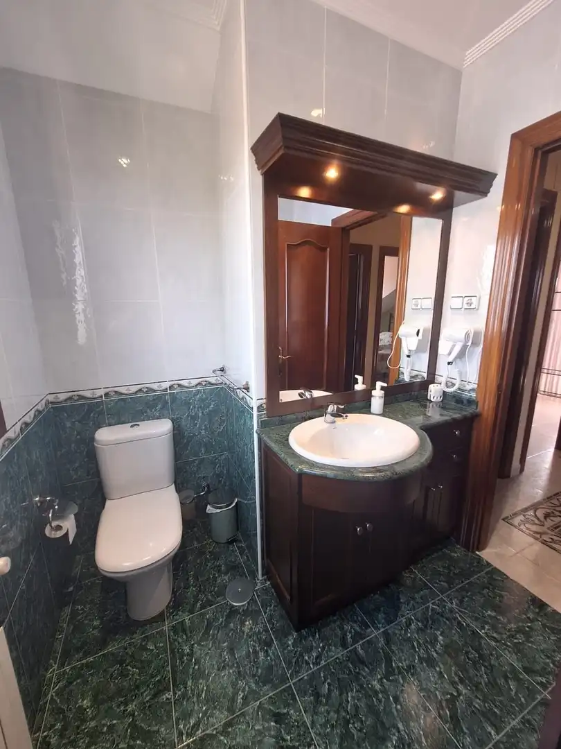 Bany de Casa o xalet de lloguer en Carreño amb Calefacció, Jardí privat i Piscina