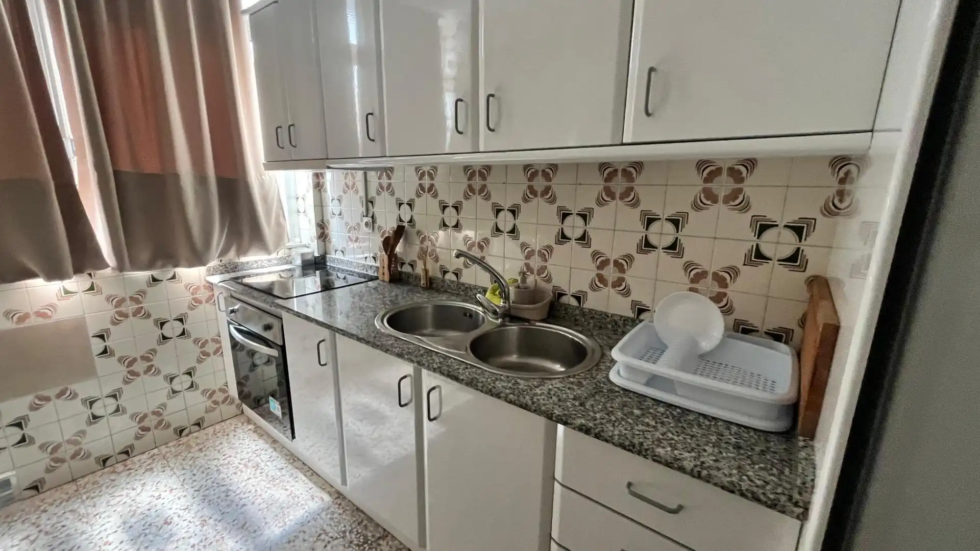 Cocina de Piso de alquiler en Sevilla con Aire acondicionado y Terraza